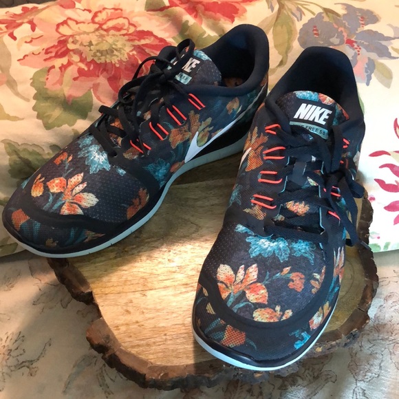 floral nike free